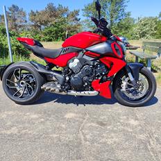 Ducati Diavel v4