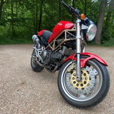 Ducati Monster 900