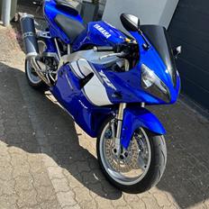 Yamaha YZF R1