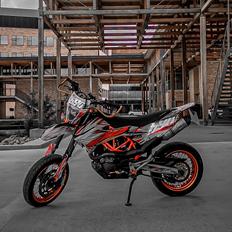 KTM 690 SMC-R