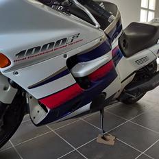 Honda cbr 1000 f