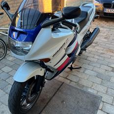 Honda cbr 1000 f