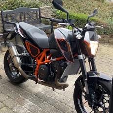 KTM Duke 690