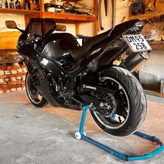 Suzuki RF900R