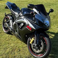 Suzuki GSXR 750 K7