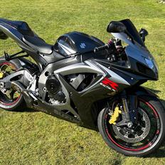 Suzuki GSXR 750 K7
