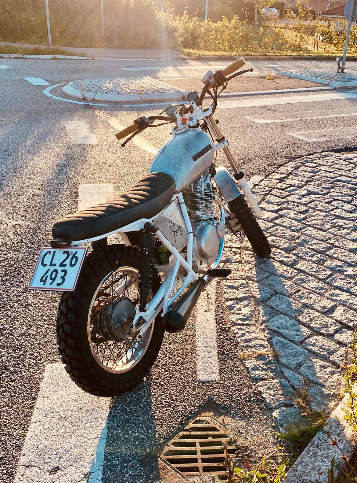 Suzuki GN250 billede 1