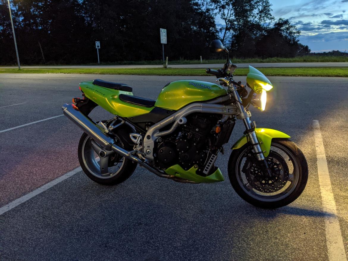 Triumph Speed Triple 955i    " Fru Grünthe " billede 11