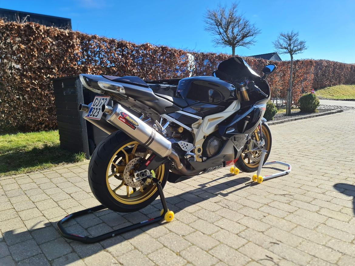 Aprilia RSV 1000 R Factory billede 3