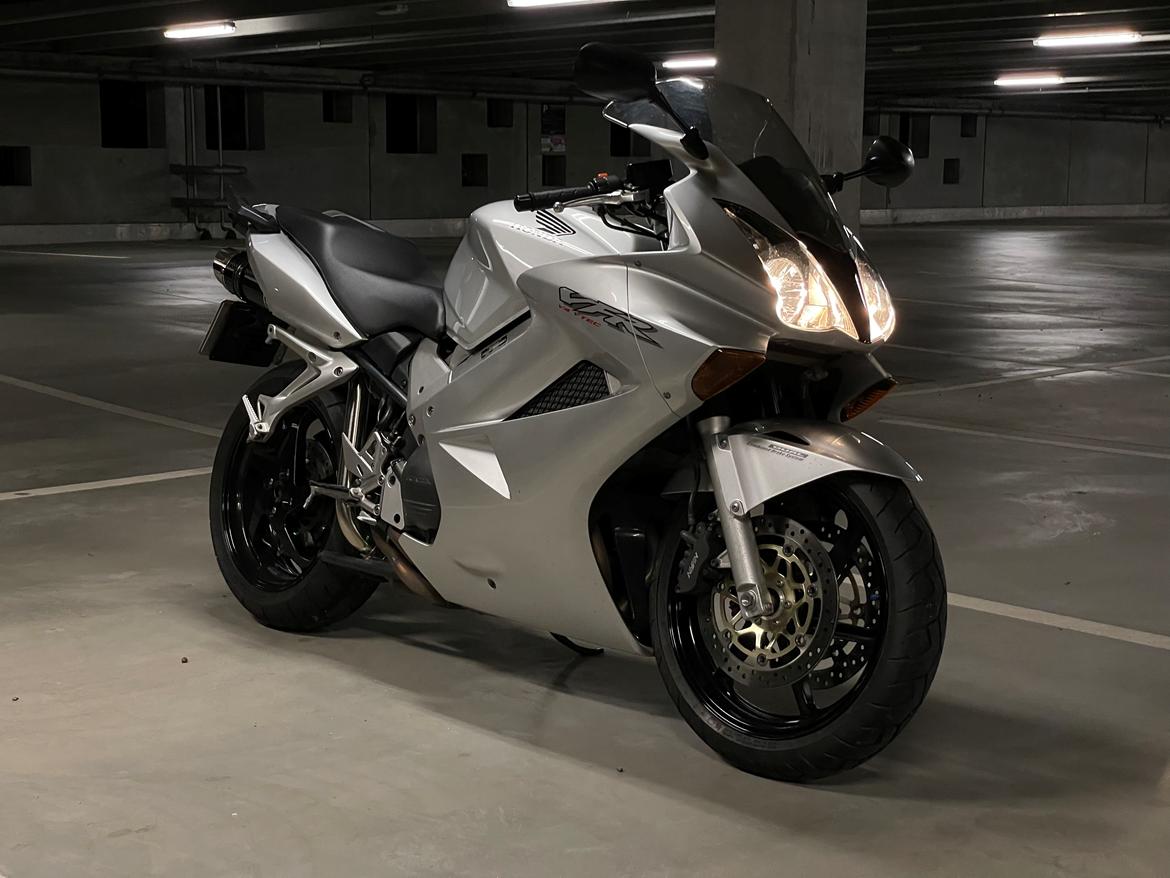 Honda VFR 800 Vtec billede 4