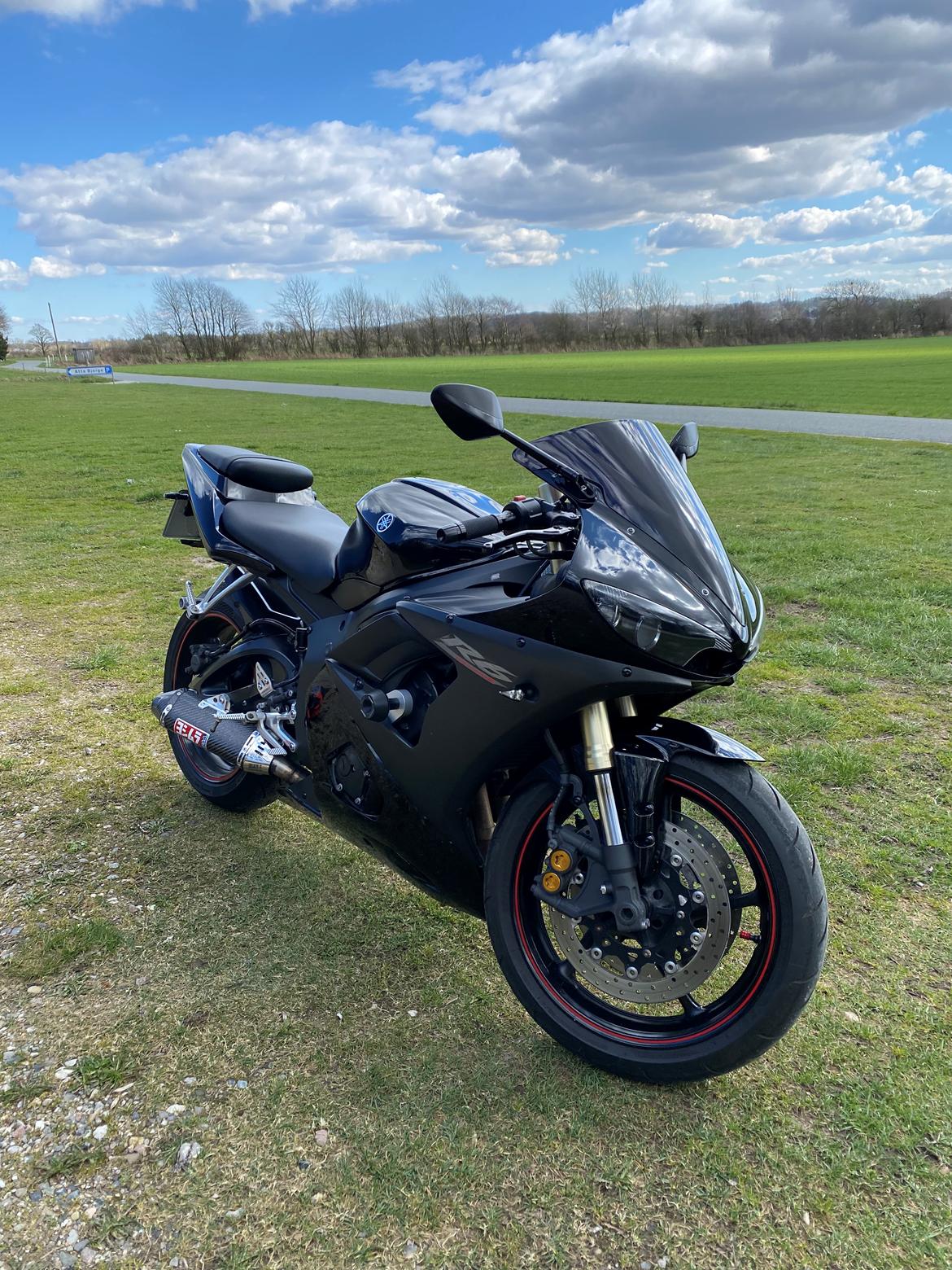 Yamaha R6 billede 2