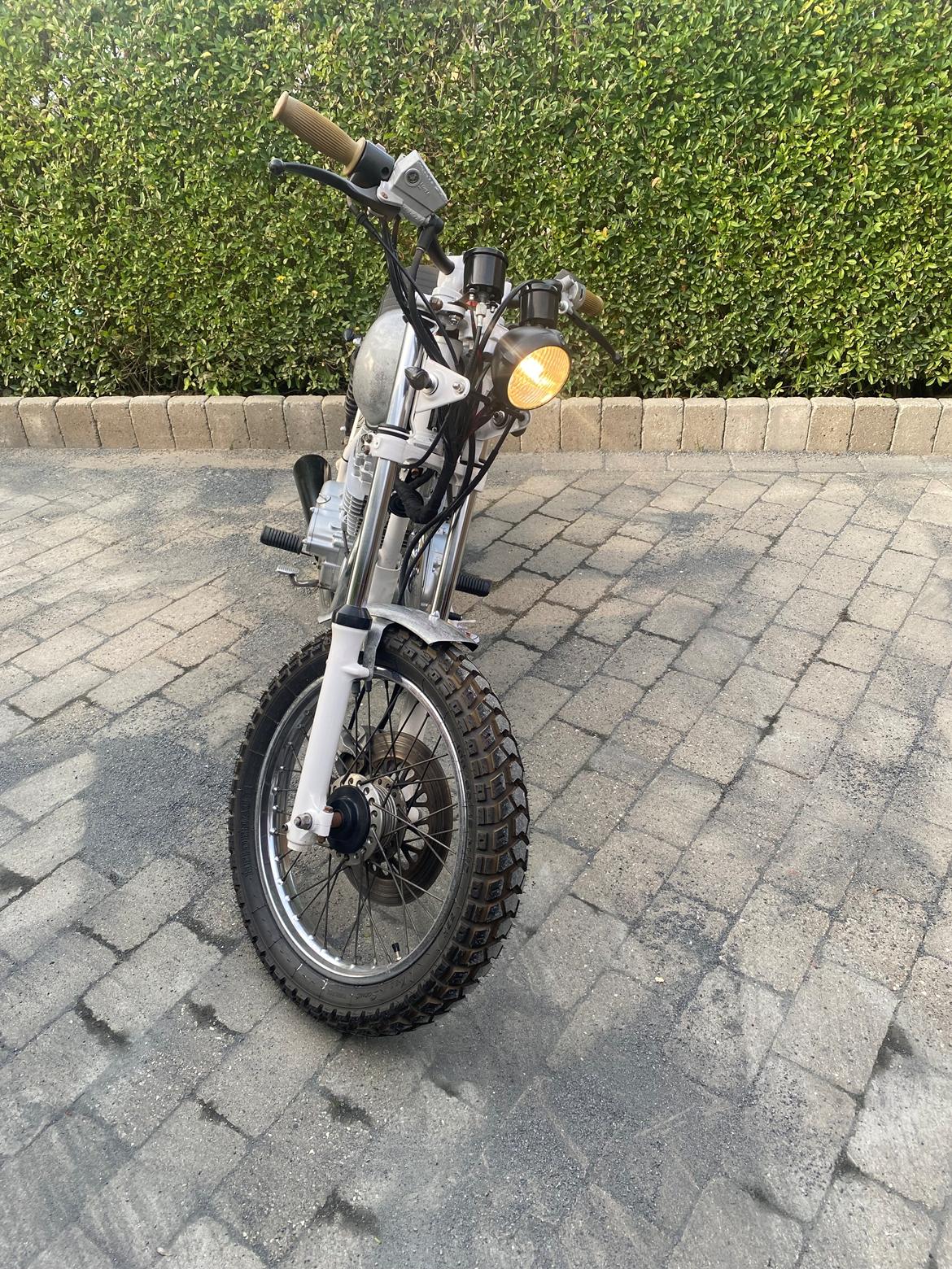 Suzuki GN250 billede 13
