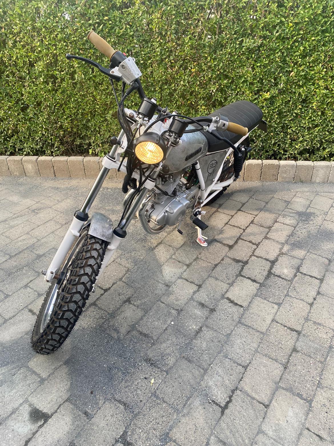 Suzuki GN250 billede 14