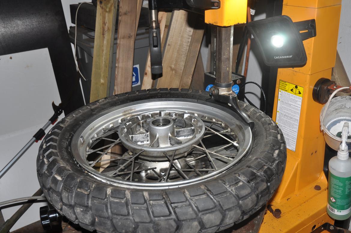 Suzuki DR650RE billede 25