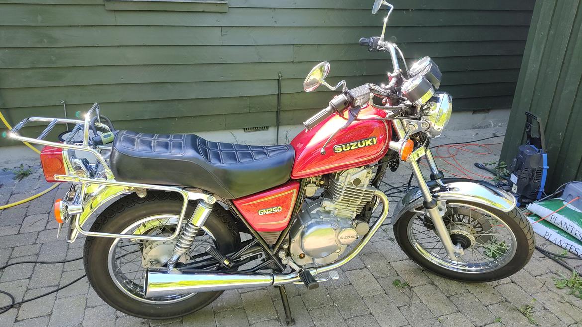 Suzuki GN250 billede 6
