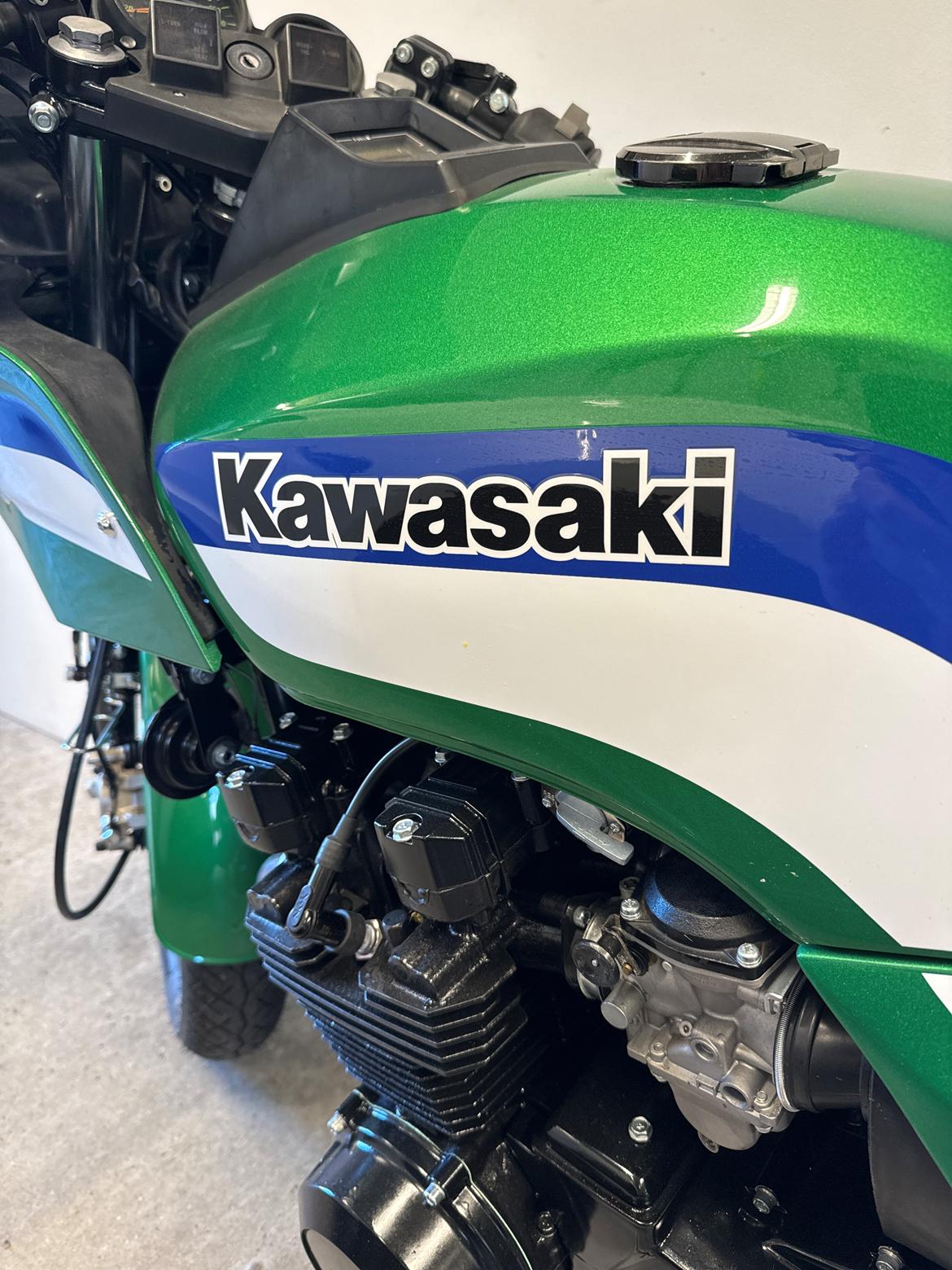 Kawasaki GPz 750 uni-trak billede 10