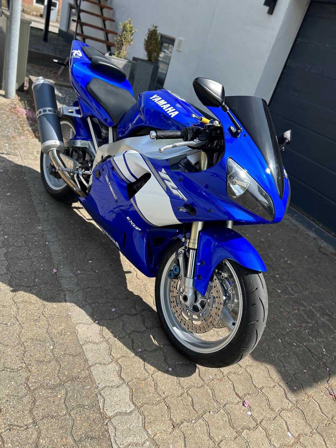 Yamaha YZF R1 billede 3