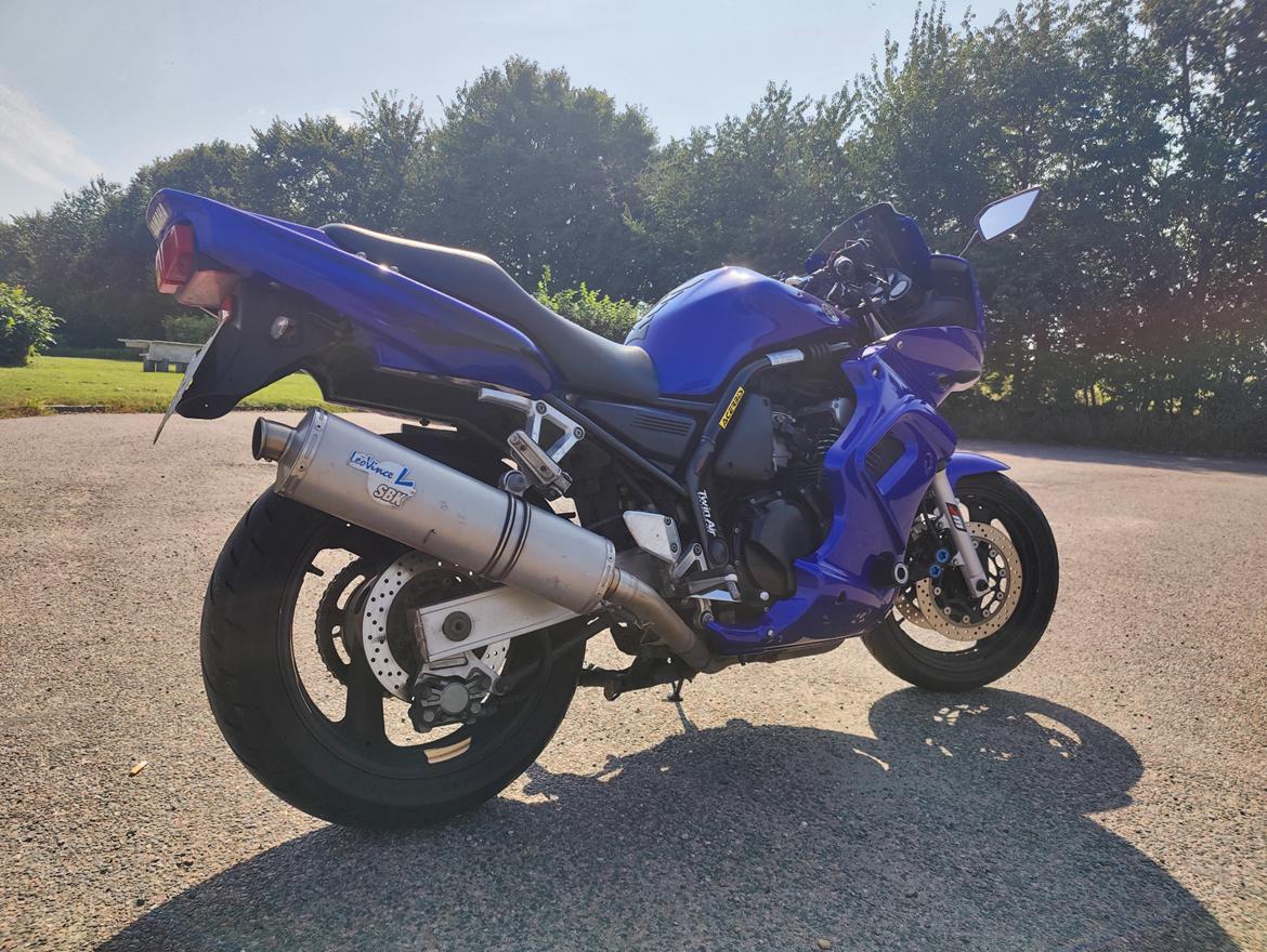 Yamaha FZS 600 Fazer  billede 3