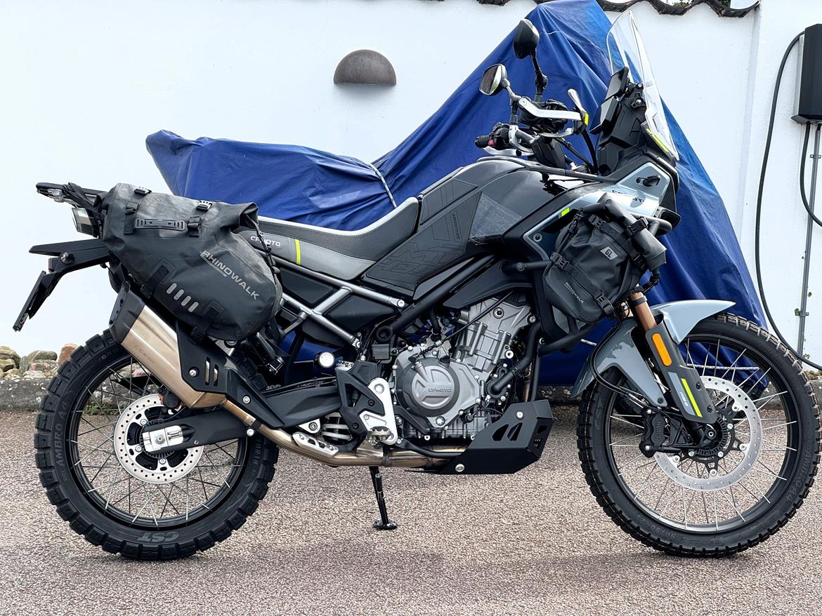 CF Moto 450MT - . . . . . . . . . .  Softbagage på de nye racks. billede 28