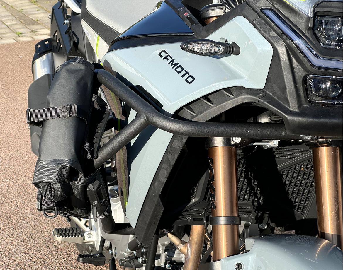 CF Moto 450MT - . . . . . . . . . . . . .  . . . . . . . . . . . . . . . . . . .  Jeg har både øvre og nedre styrtbøjler, men har kun monteret de øvre. billede 25