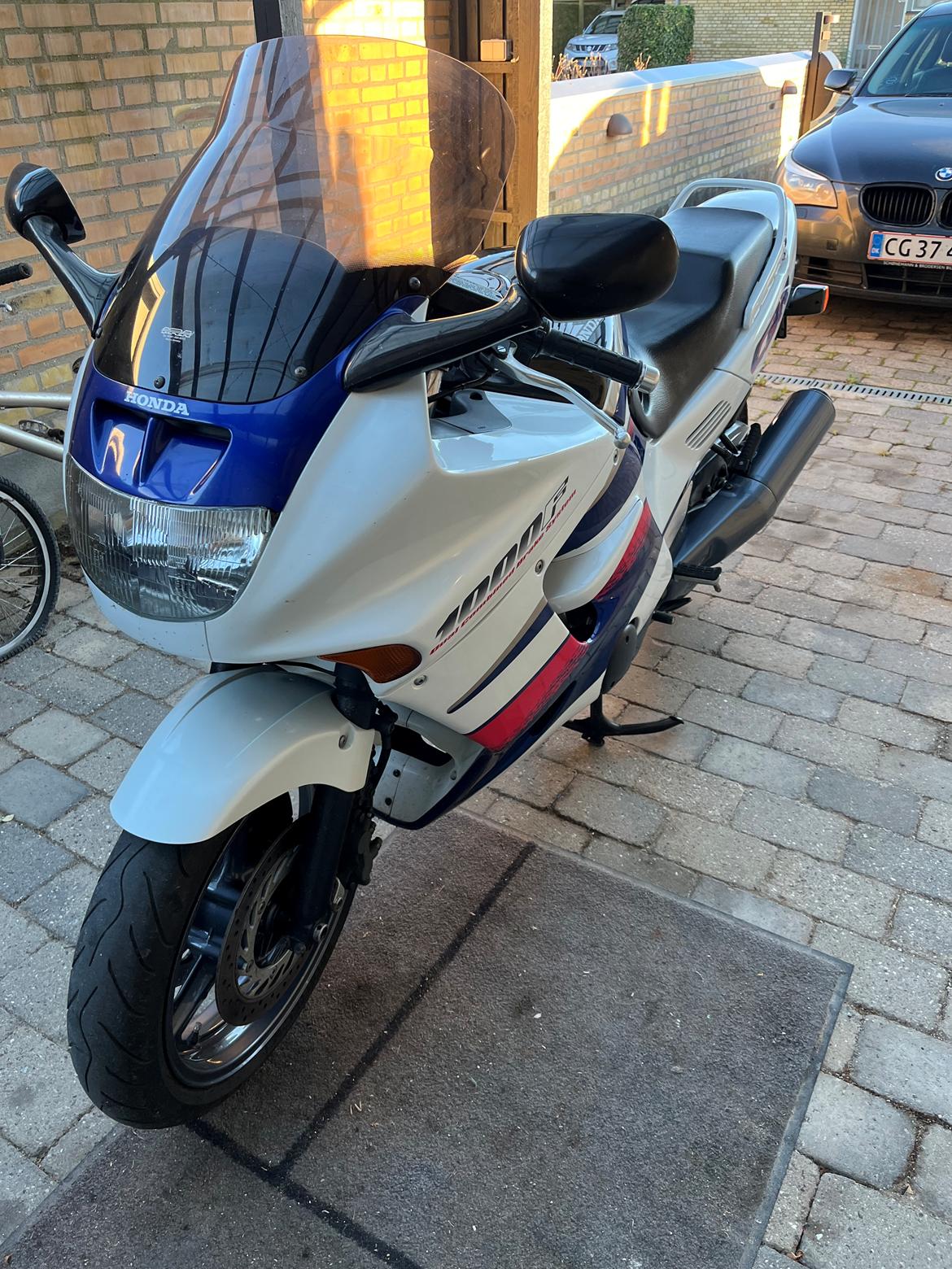 Honda cbr 1000 f billede 1