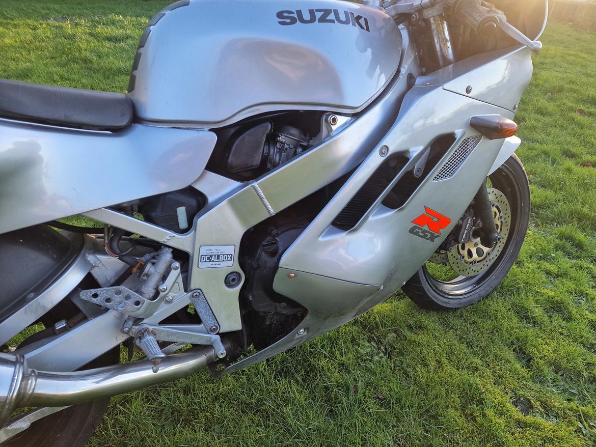 Suzuki GSXR400R billede 8