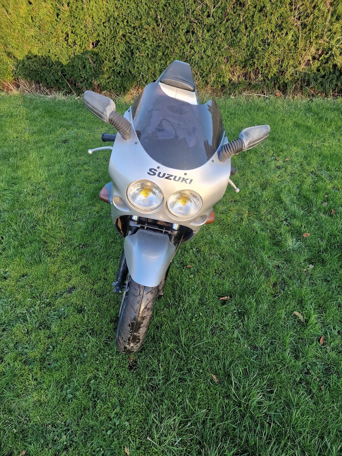 Suzuki GSXR400R billede 11