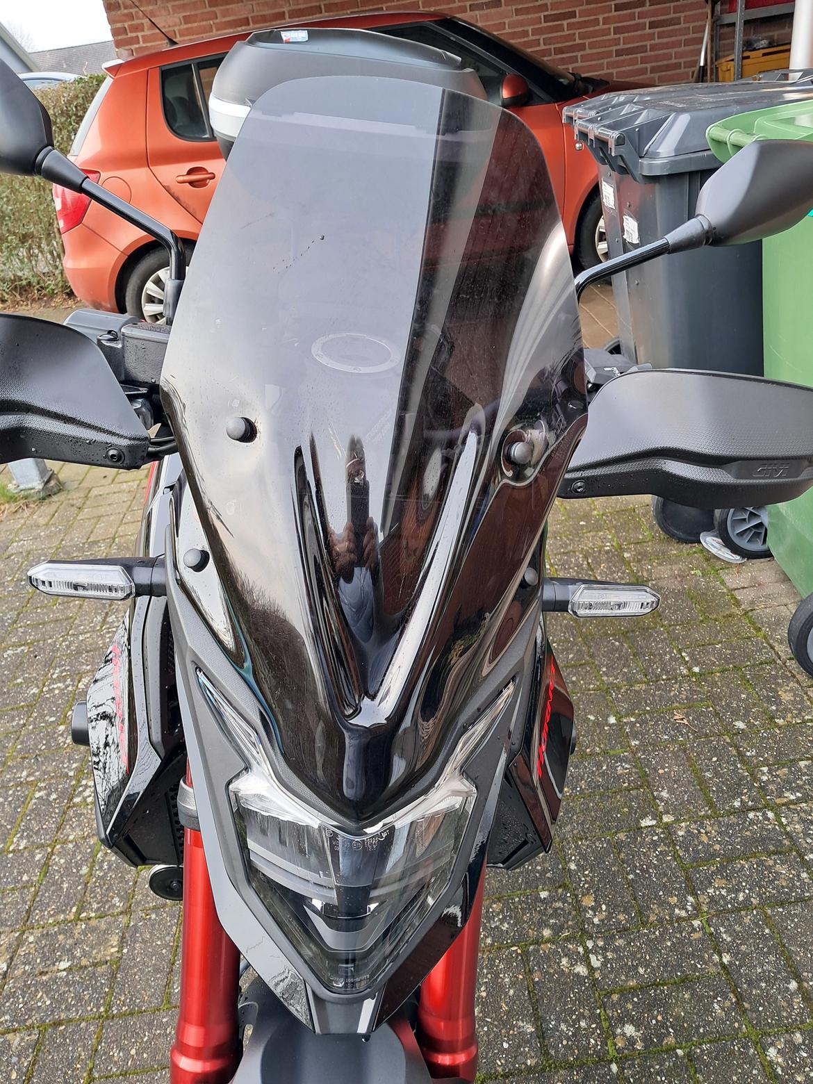 Honda CB750 Hornet - skærm tæt på billede 8