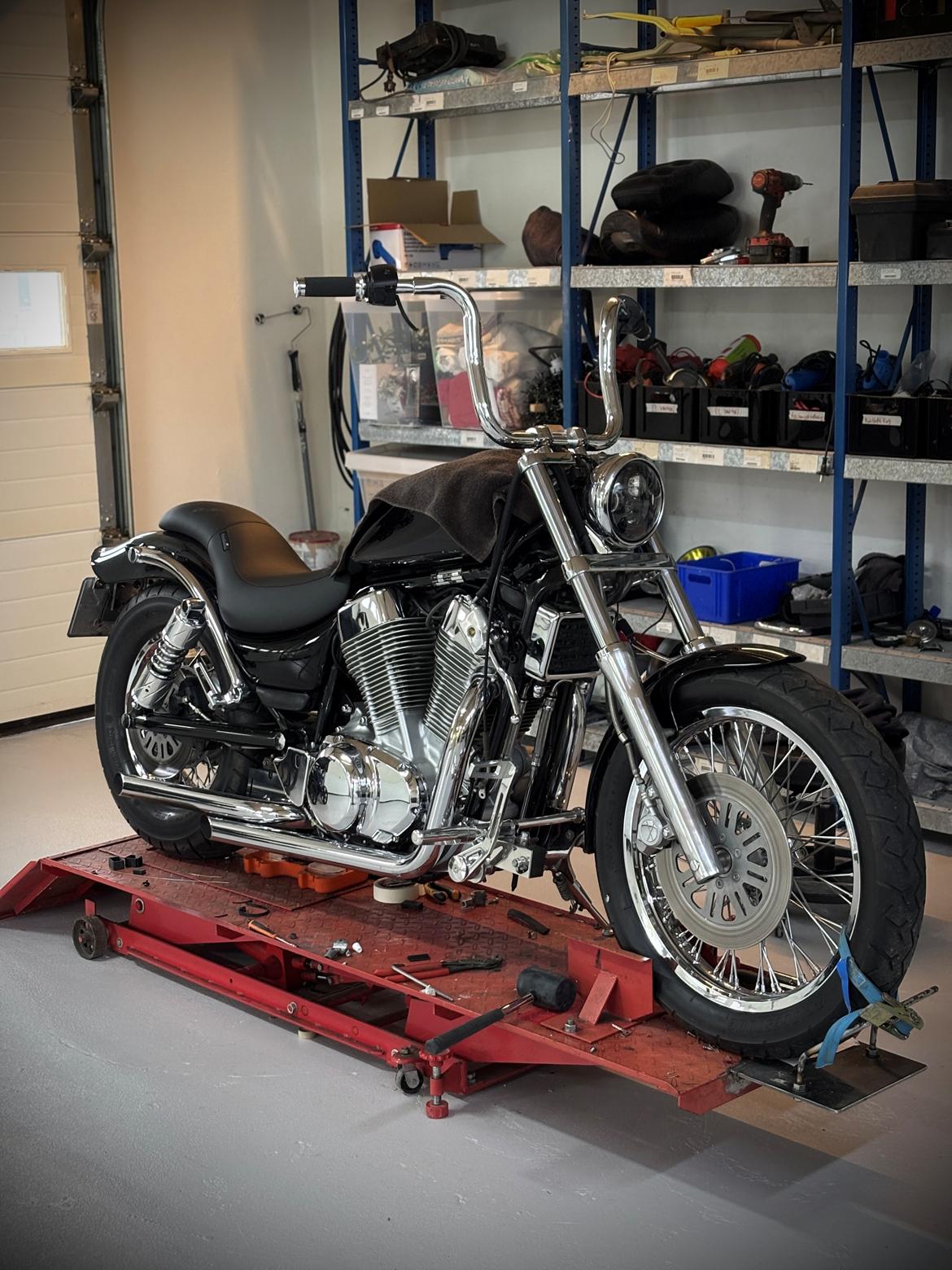 Suzuki Intruder VS 1400 billede 1