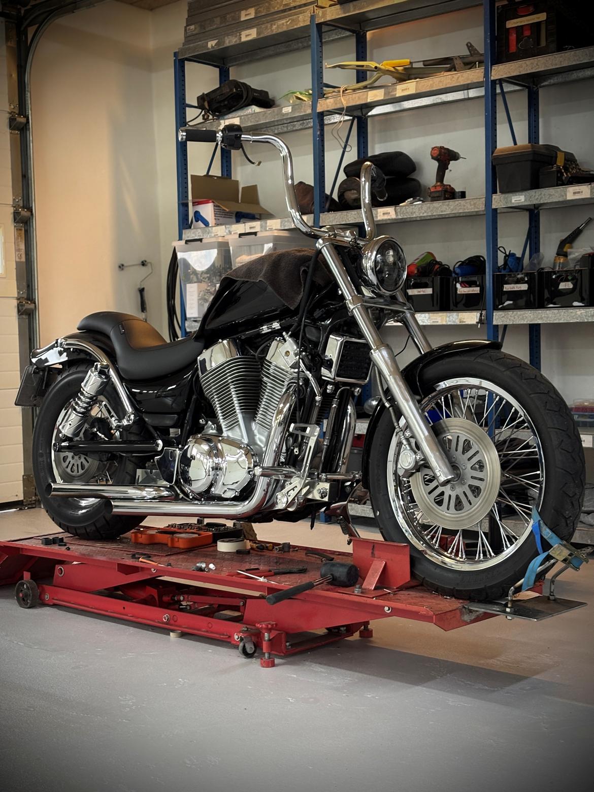 Suzuki Intruder VS 1400 billede 12