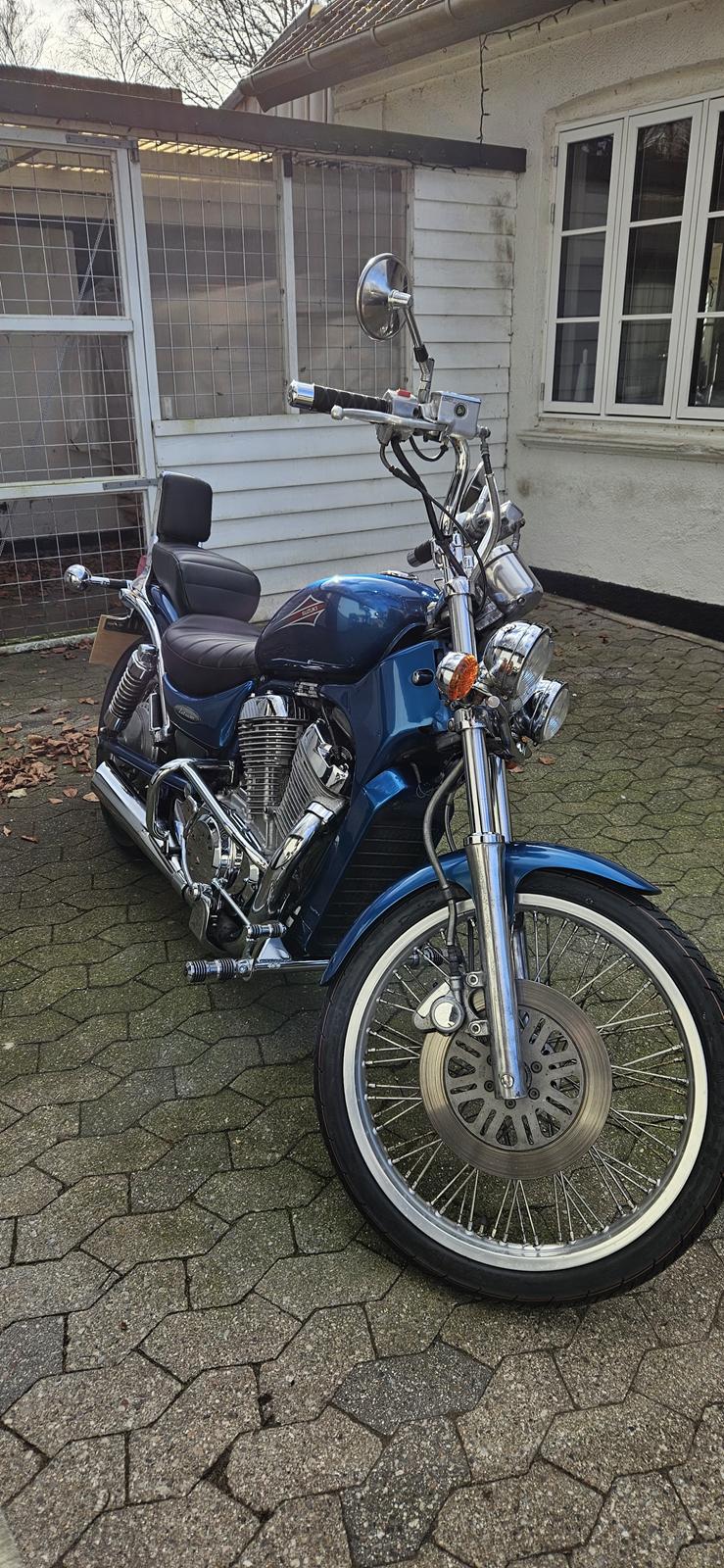 Suzuki Vs 600 intruder  billede 1