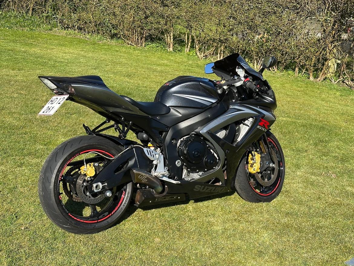 Suzuki GSXR 750 K7 - SOLGT  billede 3