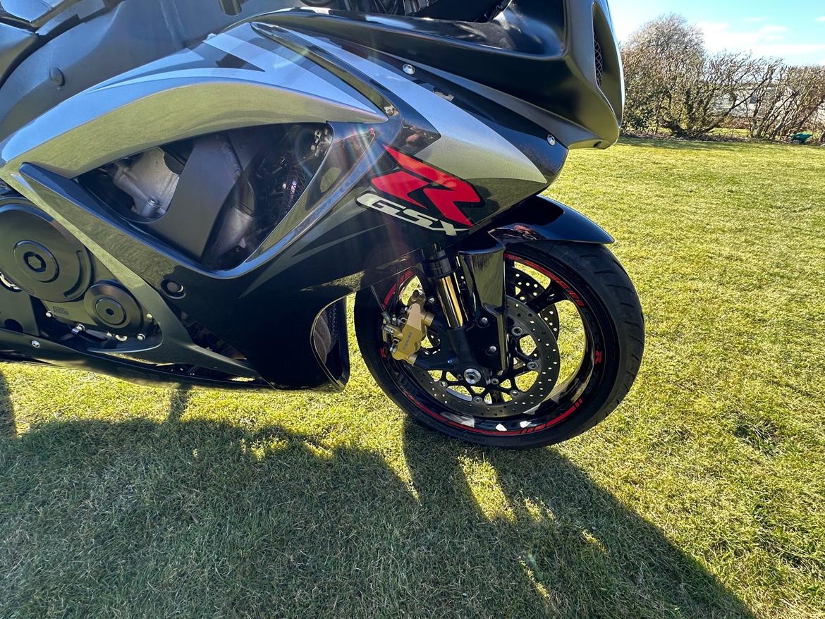 Suzuki GSXR 750 K7 - SOLGT  billede 9