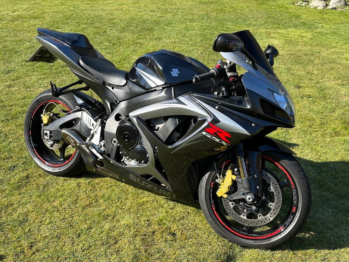 Suzuki GSXR 750 K7 - SOLGT  billede 1