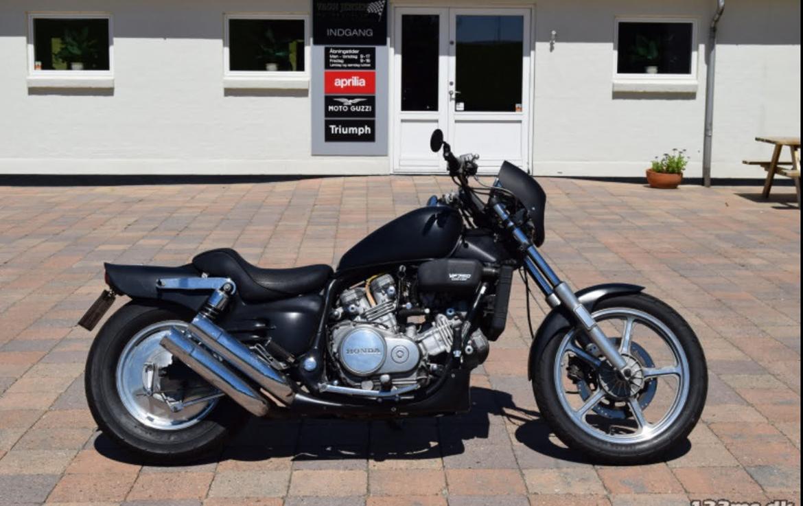 Honda VF 750 C - Super Magna * SOLGT billede 5