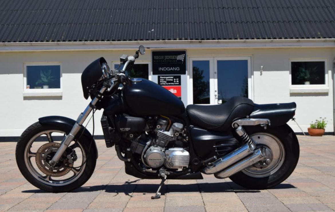 Honda VF 750 C - Super Magna * SOLGT billede 6