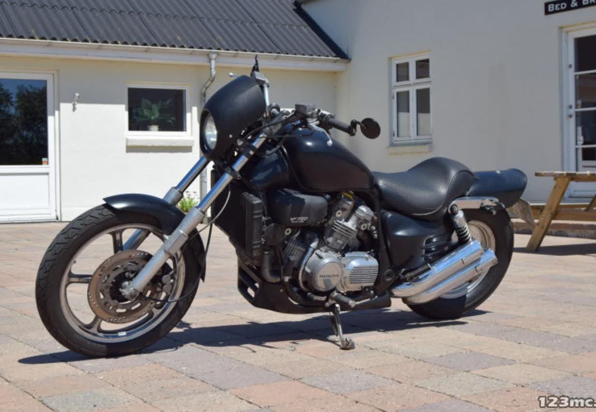 Honda VF 750 C - Super Magna * SOLGT billede 8