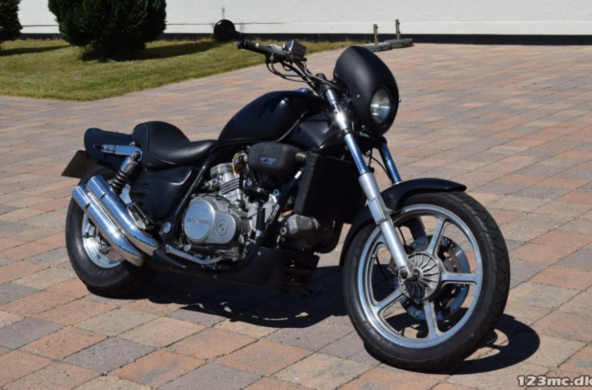 Honda VF 750 C - Super Magna * SOLGT billede 13