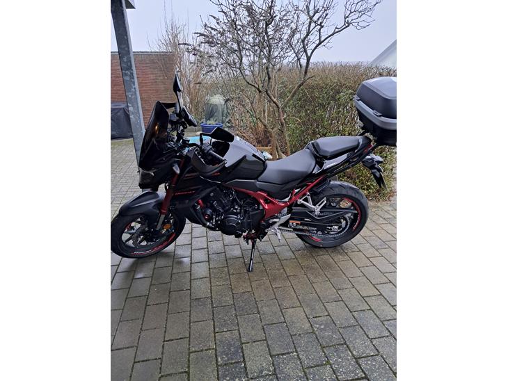 Honda CB750 Hornet - ny mc afhentet 21 /2 2025 billede 1