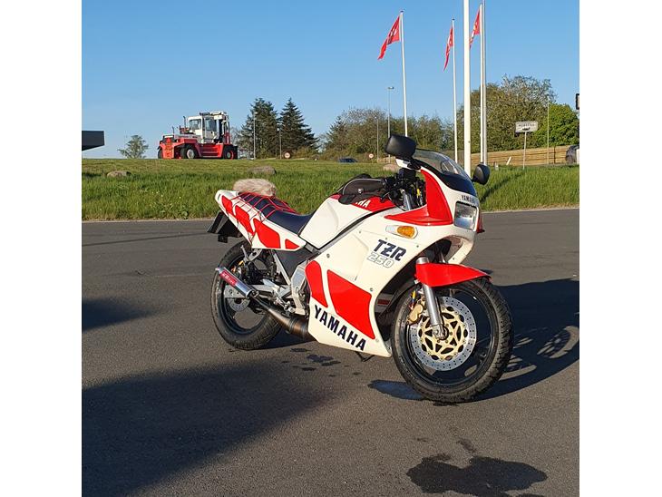 Yamaha TZR250 billede 1