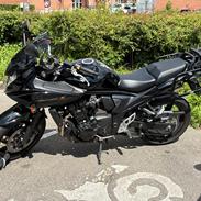 Suzuki Bandit 650 SA