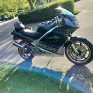 Honda VFR 750F Rc36-1