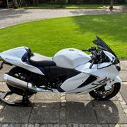 Suzuki GSX-1300 r