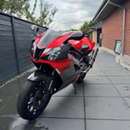 Aprilia RSV1000R