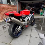 Aprilia RSV1000R