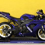 Yamaha R1