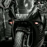 Suzuki RF900R