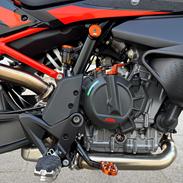 KTM SMT 890