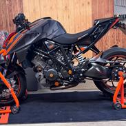 KTM 1290 Superduke R