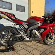 Yamaha R1